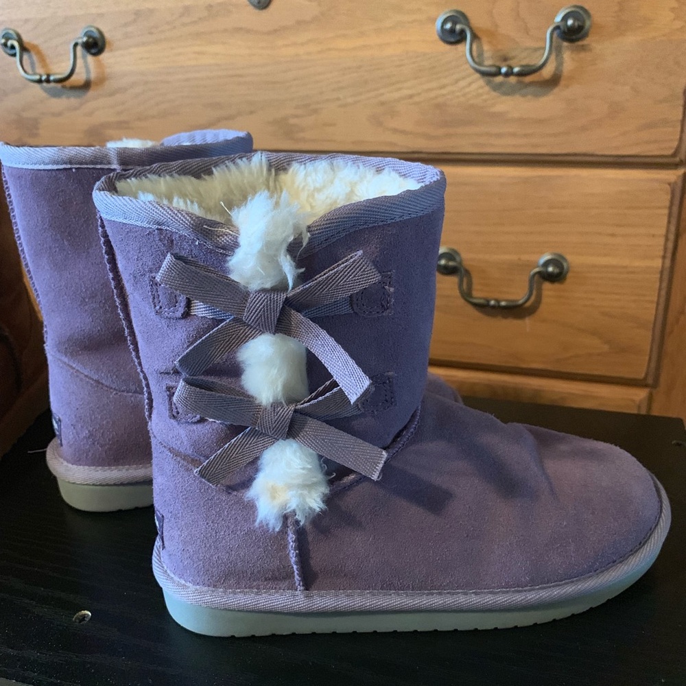 UGG Size 6 lady 4 kids Koolaburra Purple Bow Boots